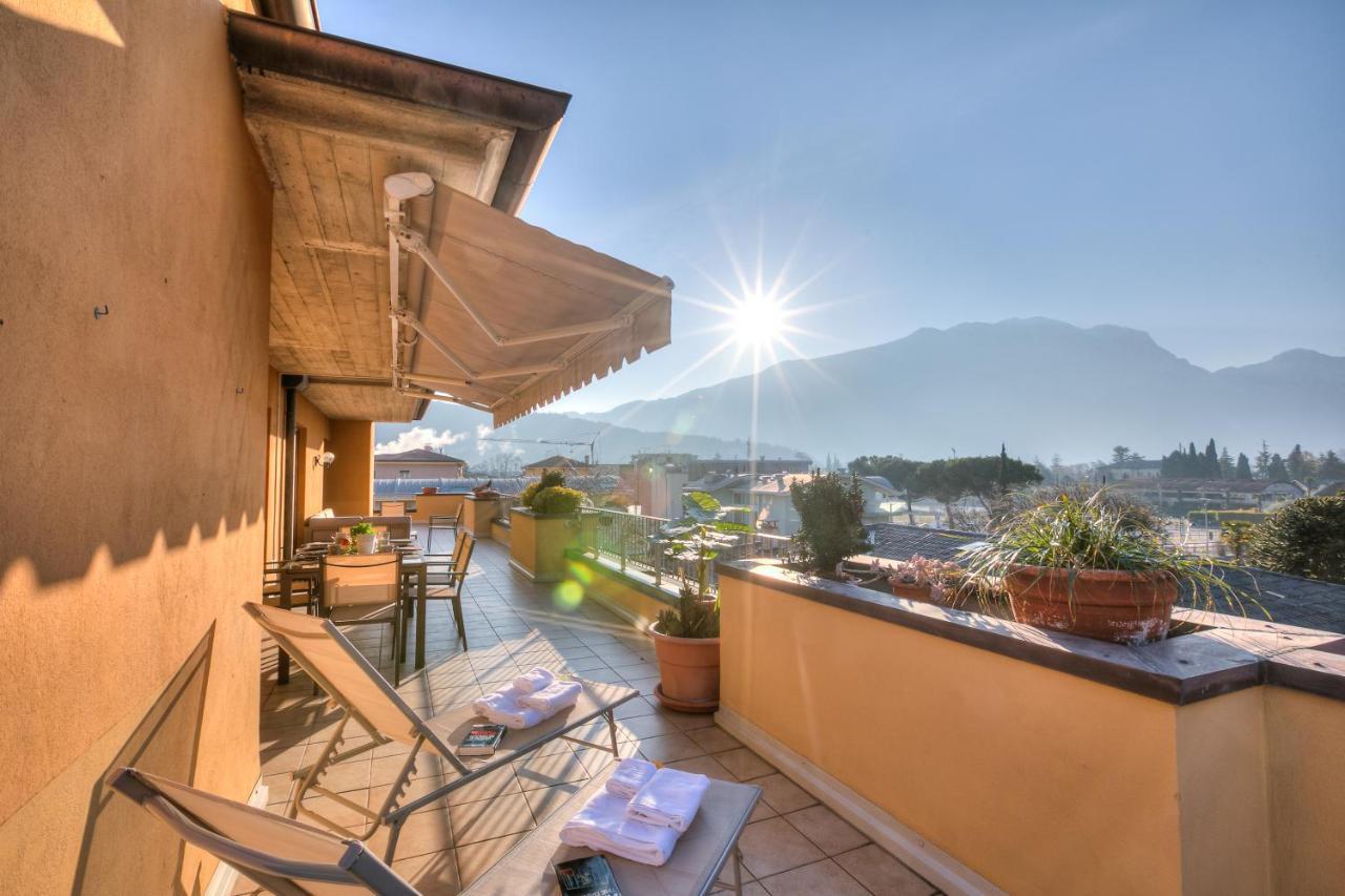 Antares150M From The Lake - Happy Rentals Riva del Garda Bagian luar foto