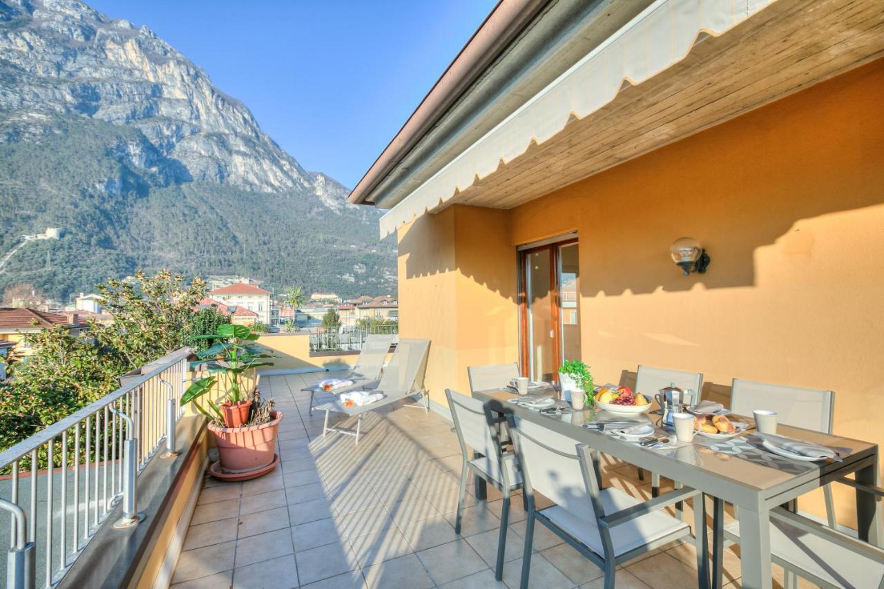 Antares150M From The Lake - Happy Rentals Riva del Garda Bagian luar foto
