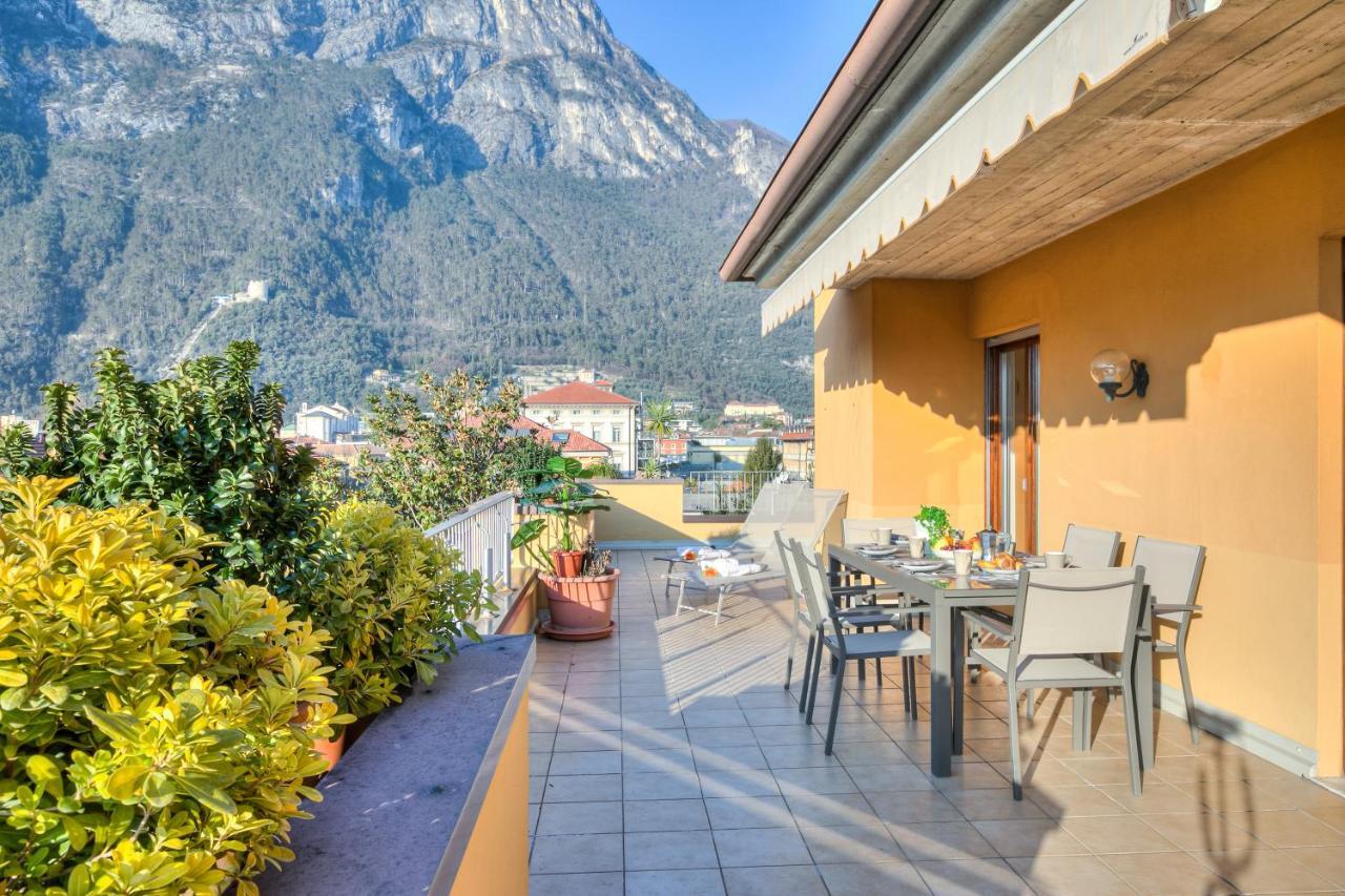 Antares150M From The Lake - Happy Rentals Riva del Garda Bagian luar foto